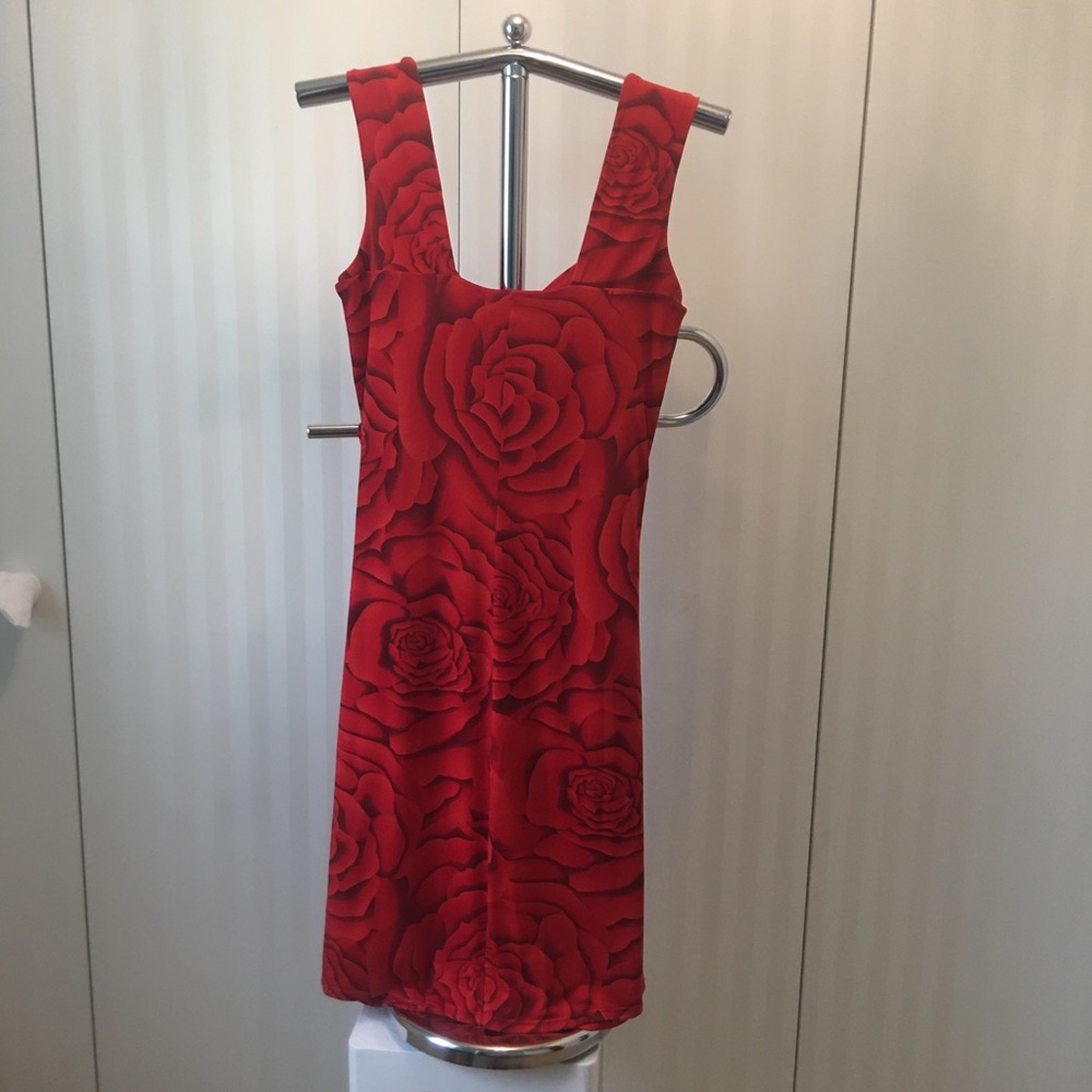Le Chateau red rose elegant cocktail ruched dress Size L - Picture 3 of 10